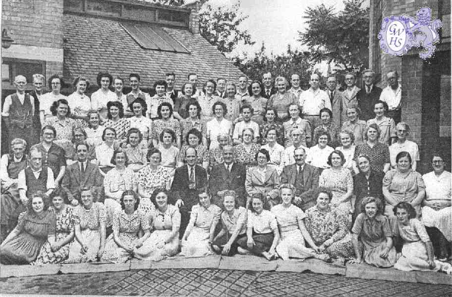 23-513 Staff at The Wigston Co-operative Hosiers Ltd 1949