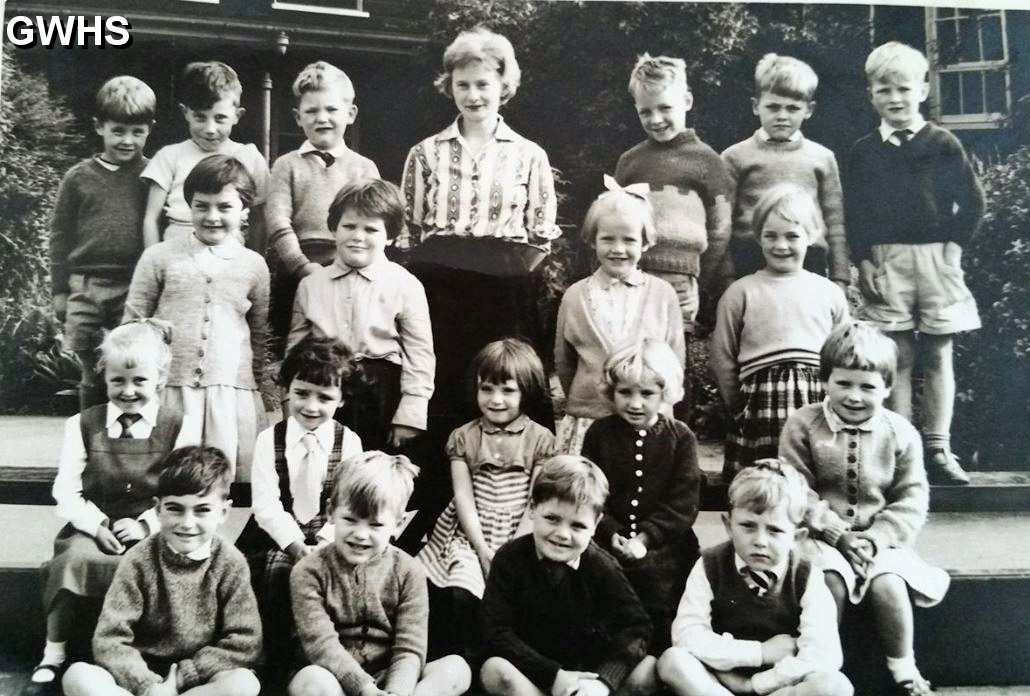 31-150 All saints junior school 1962 Long Street Wigston Magna