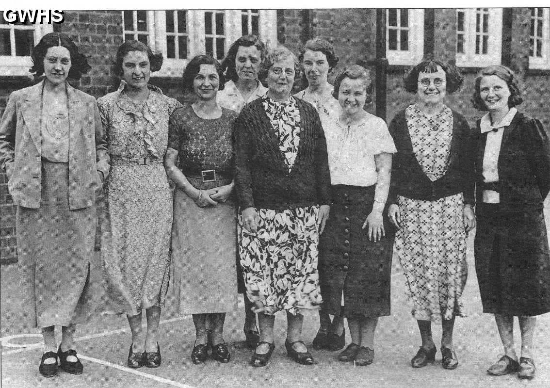 22-159 Bassett Street Infant's School teaching Staff circa 1930 centre Miss Richardson headmistress
