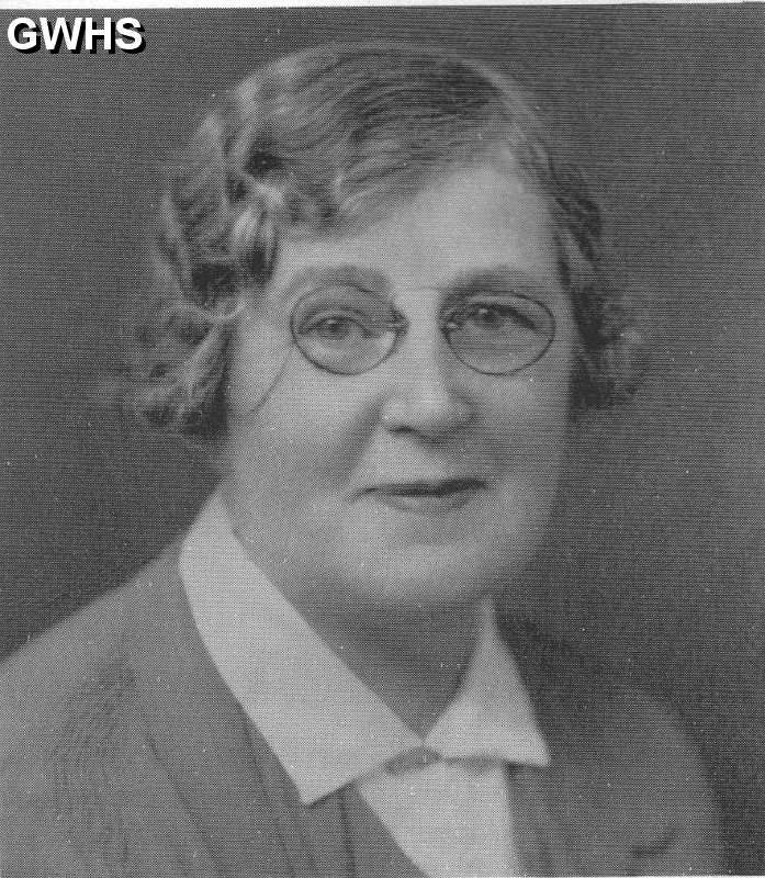 24-042 Miss Richardson headmistress of Bassett Street Infants School South Wigston