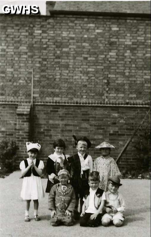 30-672 Brenda Garner nee Slaney on the left Basset Street South Wigston circa 1961