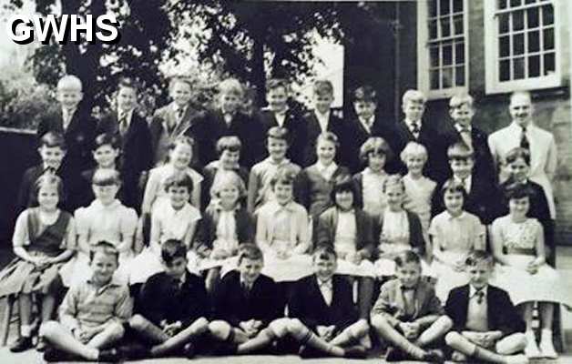 32-033 Mr Myers Class 1958-59 Basset St South Wigston