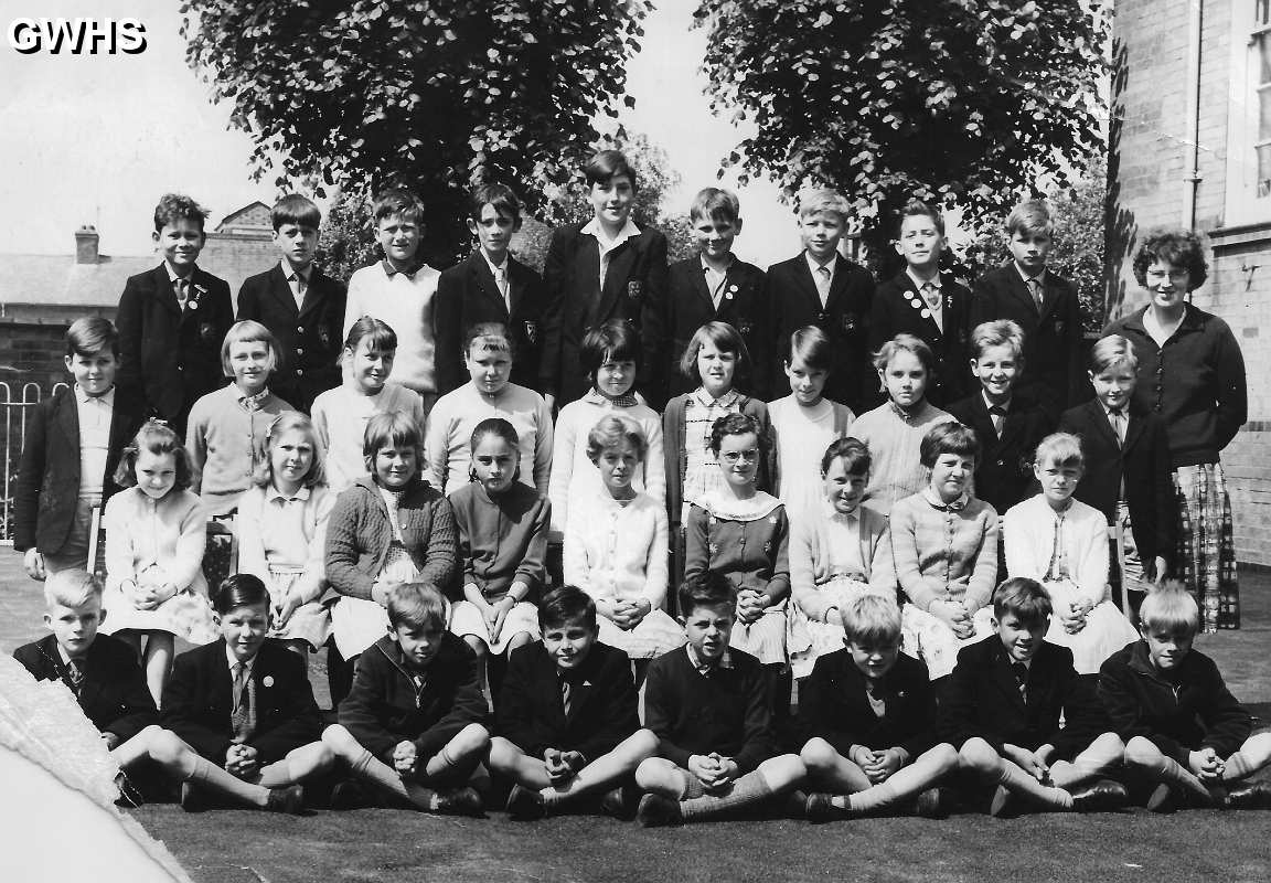 32-059 Class at Bassett Street School South Wigston