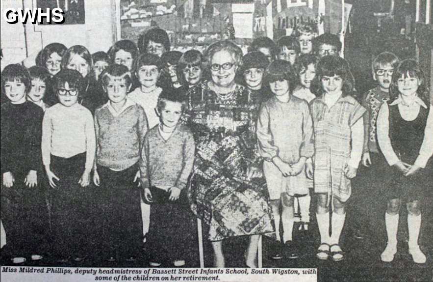 33-226 Miss Mildred Phillips Deputy Headmistress of Bassett Street Junior School Suth Wigston 1978