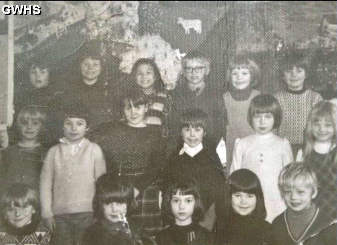 33-867 Bassett street infants! Circa ‘75 South Wigston