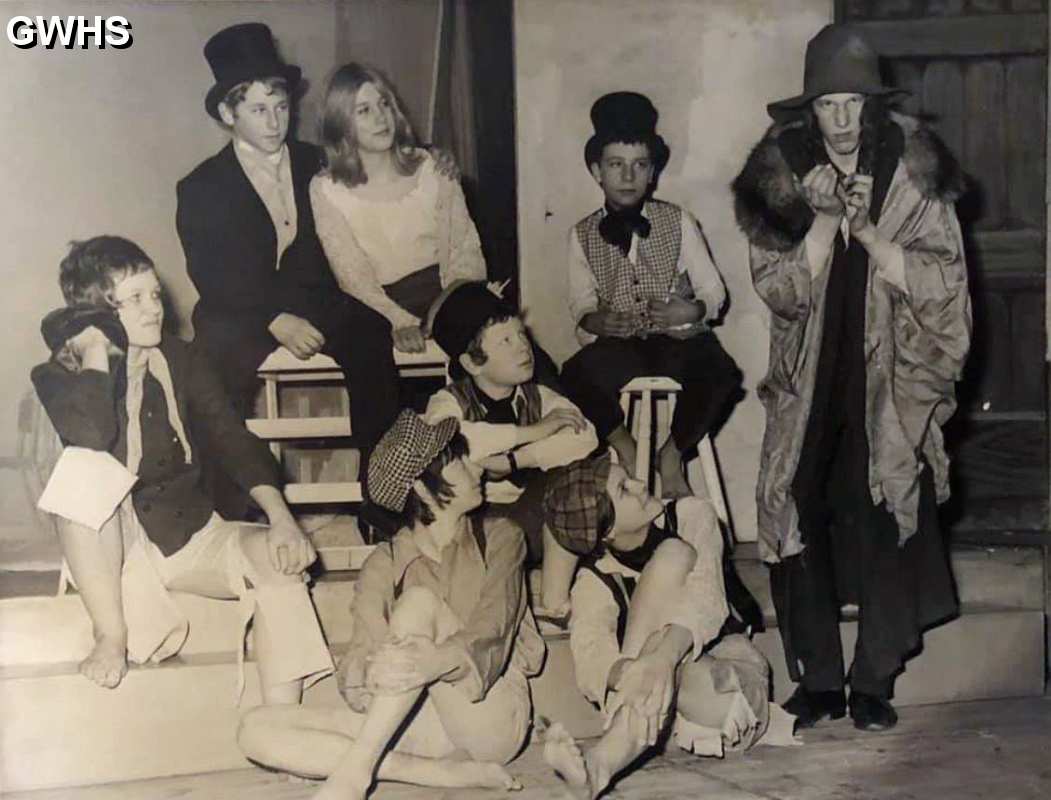 34-796 Oliver Twist Bushloe High School, 1969 Wigston Magna