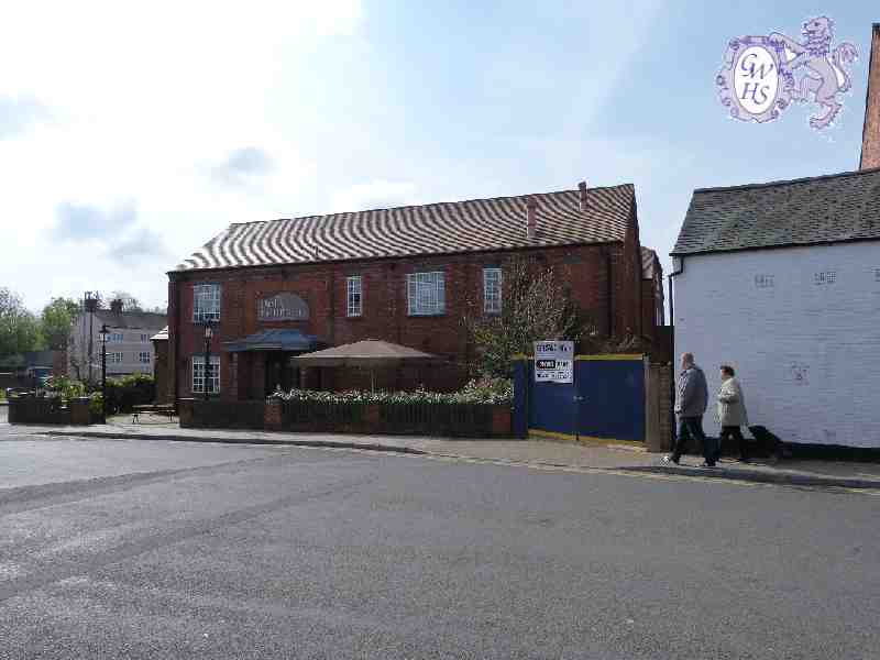 19-253 Bell Fountain Bell Street Wigston Magna April 2012
