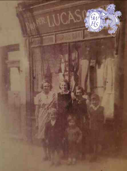 32-414 Lucas Drapers shop Number 10 bell street  Wigston Magna