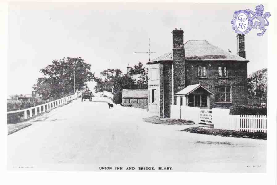 7-66 Union Inn and Bridge Blaby circa 1900