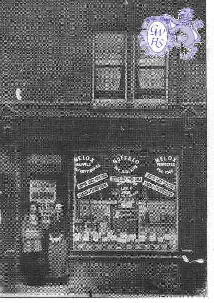 22-122 Fitchett's shop in Blaby Road circa 1924 Mrs Fitchett and her daughter Marjorie in front of shop 