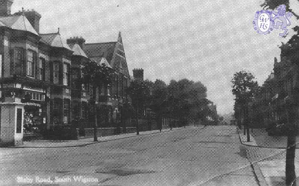 22-146 Blaby Road South Wigston circa 1935 Dunton Street is still cobbled on the right