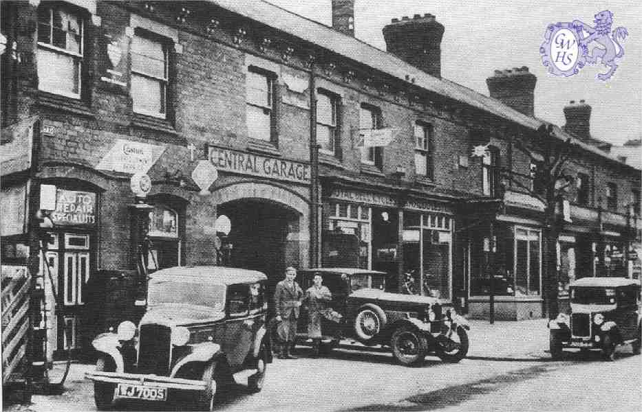 22-154 Huddleston's Garage Blaby Road circa 1933