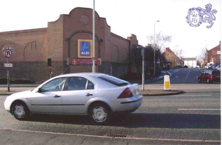 19-237 Aldi Store Bull Head Street looking down the length of Paddock Street taken 2012