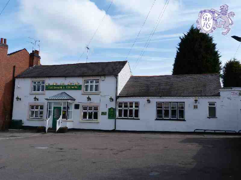 19-302 The Horse & Trumpet Bull Head Street Wigston Magna April 2012