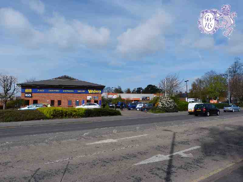 19-307 Walkers Tyres with B&Q in the background Bull Head Street Wigston Magna April 2012