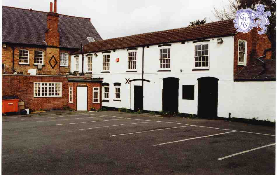 23-616 Queen's Head Rear view 2000