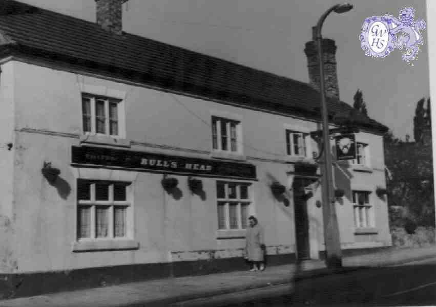 23-808 Bulls Head Inn Bull Head Street Wigston Magna taken in Oct 1971 before demolition in Feb 1972
