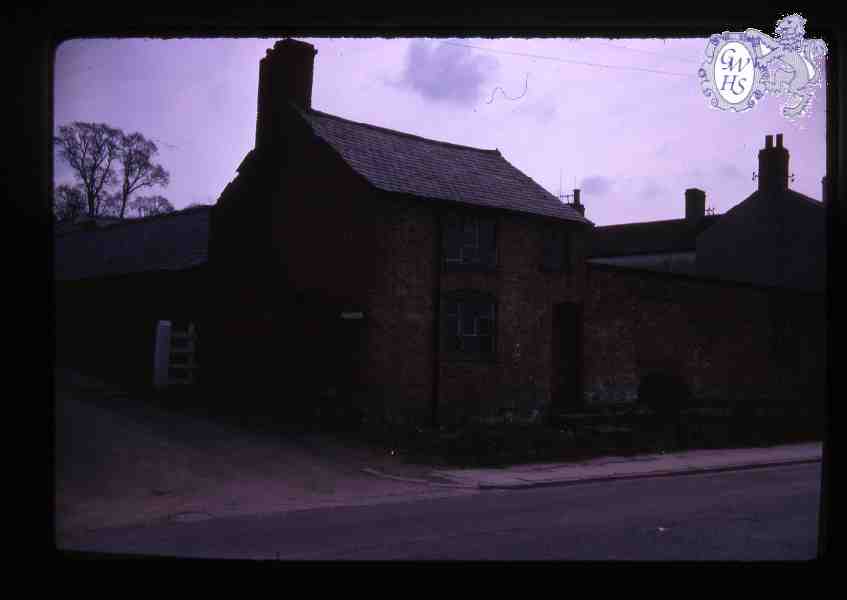 26-194 Old Wyggeston Farm House Bull Head Street Wigston Magna circa 1960