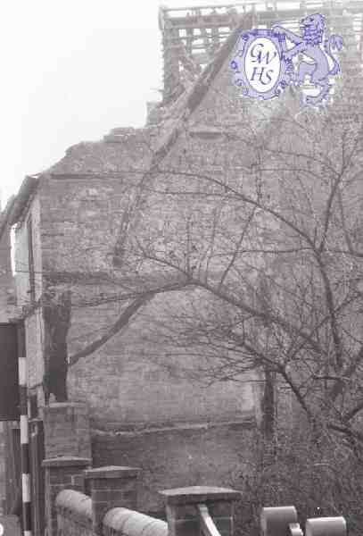 29-637 Demolition of cottages on Bull Head Street Wigston Magna 1976