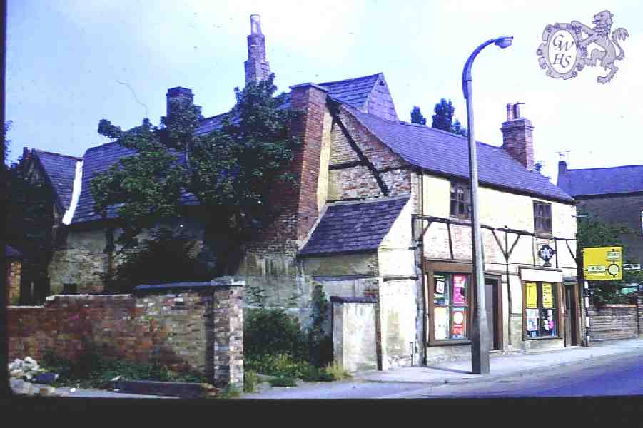 30-060 Quakers Cottage Bull Head Street Wigston Magna July 1968