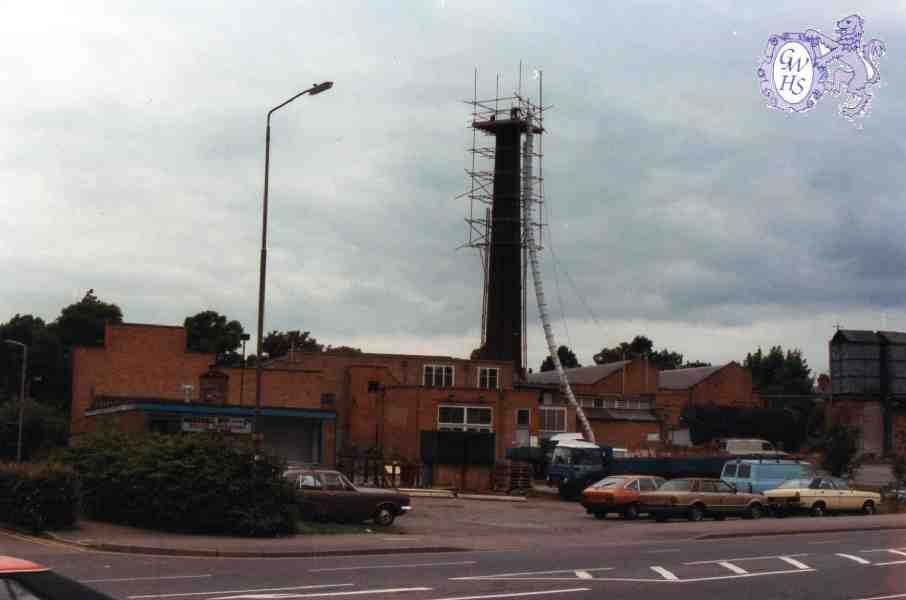 30-878 Demolition of the Laundry Works chimney Bull Head Street Wigston Magna July1984