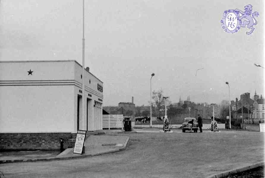 32-472 Petrol Station on Bull Head Street Wigston Magna in the 1960's
