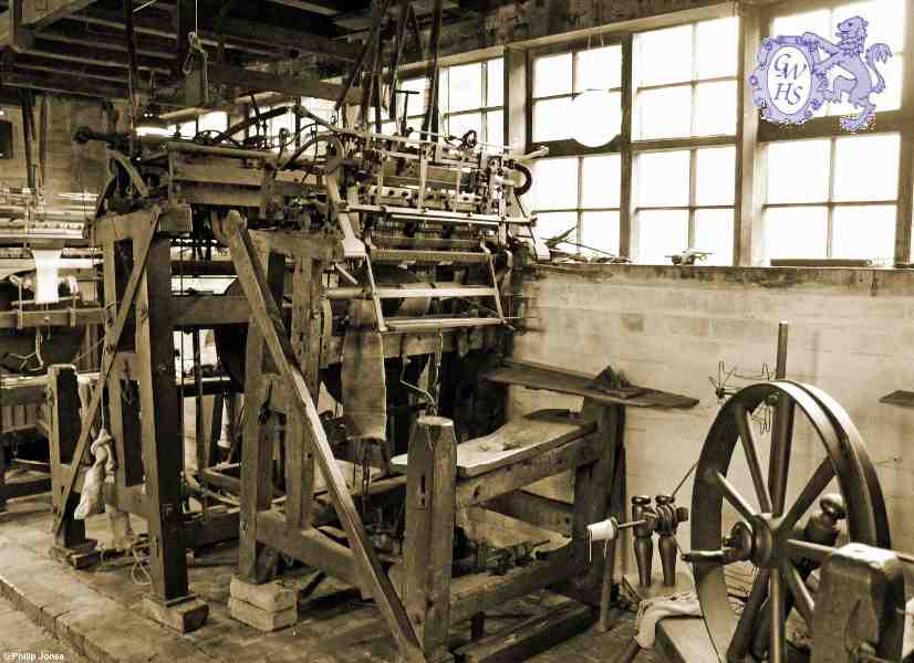 31-008 Frame for home working