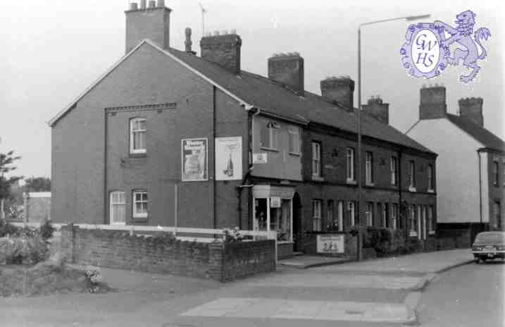 32-318 The Magnet Stores Bushloe End Wigston Magna