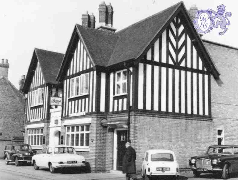 8-101a New Plough Inn Wigston Magna 1950's