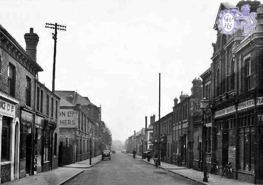 30-779 Canal Street from Blaby Road South Wigston with Charlie Moor's shop on the right hand side