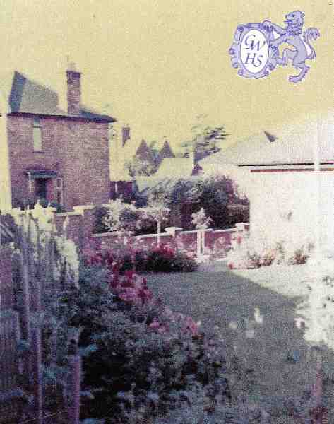 32-432 Church Nook looking towards Bull Head Street Wigston Magna c 1965.