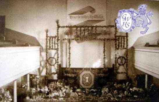 8-192 Inside Cong Chapel Long Street Wigston Magna - Harvest Festival 1920