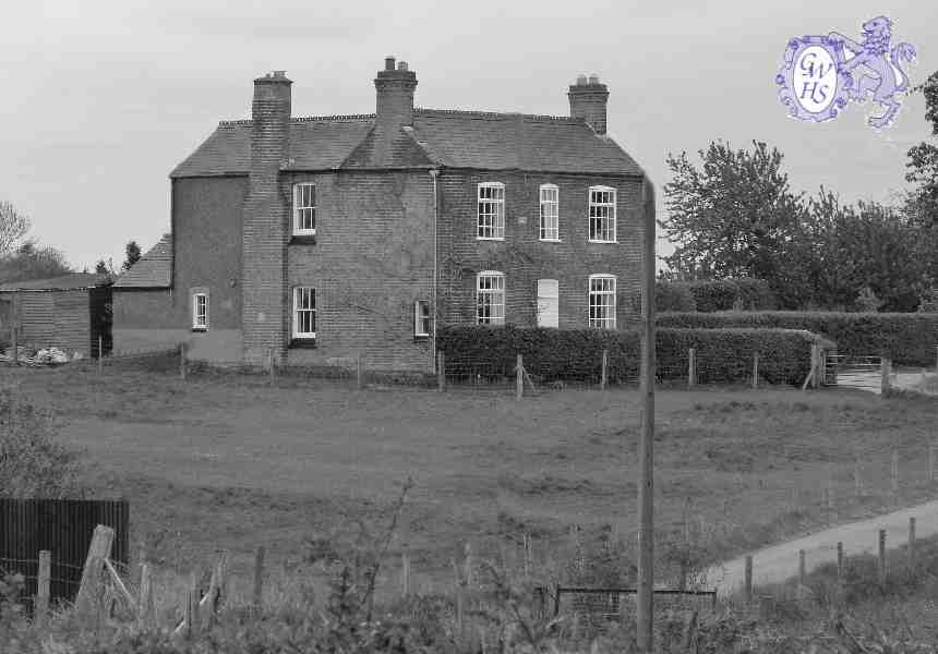 23-312a Ivy Cottage 1930's detatched house Cooks Lane Wigston Magna May 2013