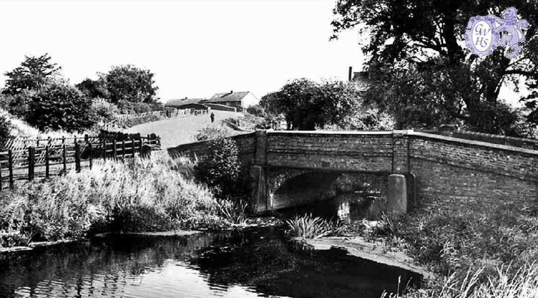 30-955 Two bridges Crow Mill South Wigston in the early 1960's