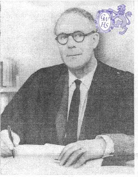 14-173 Cyril Harris Headmaster Guthlaxton Grammar School