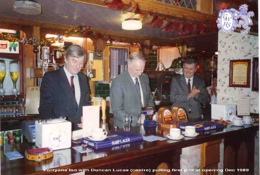 14-189 Forryans Inn (interior) Wigston Magna Official Opening Dec 1989