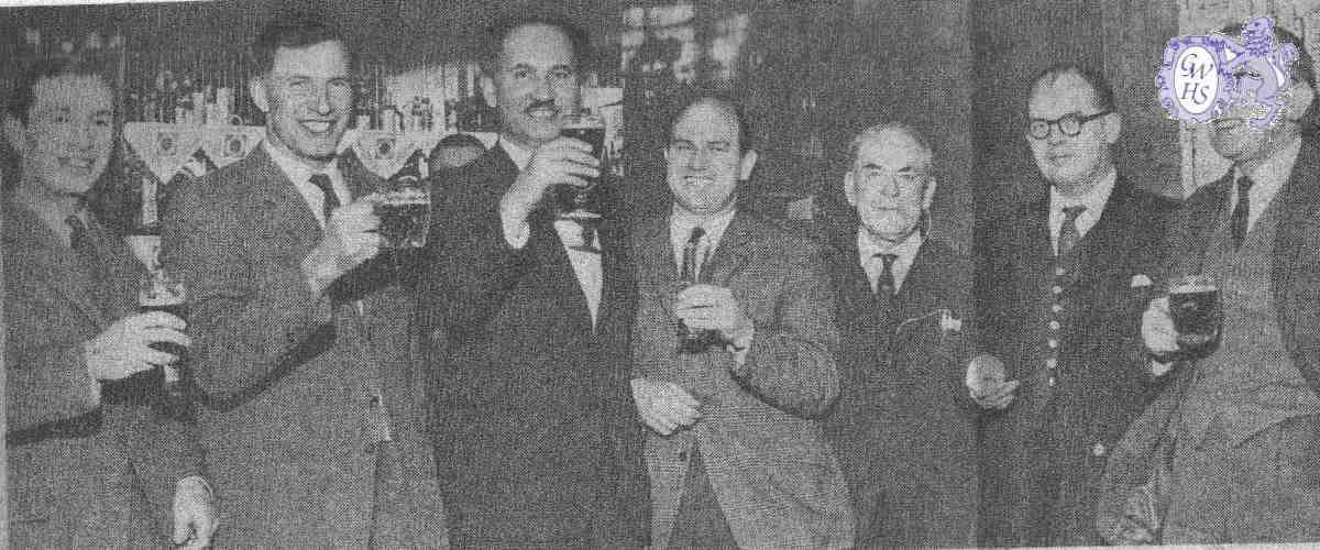 21-035 l to r K A Ruddle - O D Lucas - J Klinger - M Daetwyler - L H Forryan - J B Toombs - E Chapman 1985 
