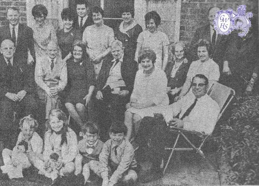 22-476 Mercer Family  Wigston Magna 1968 
