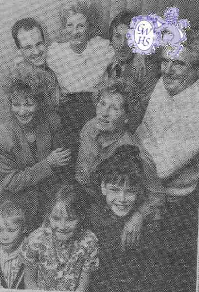 22-532 Jean Lockwood and family Wigston 1990