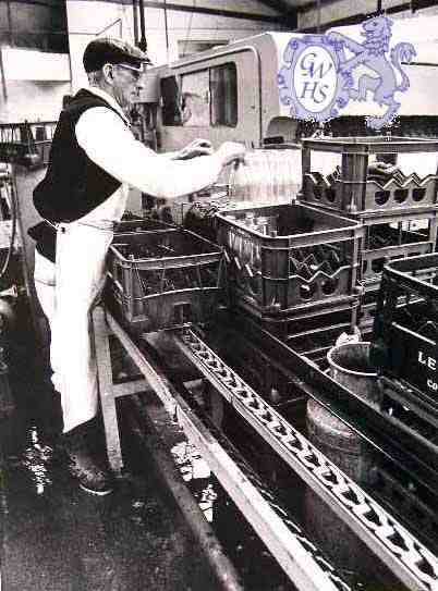 6-45 Last Day of Wigston Dairy bottling plant - South Leics Co-op 26 Feb 1983