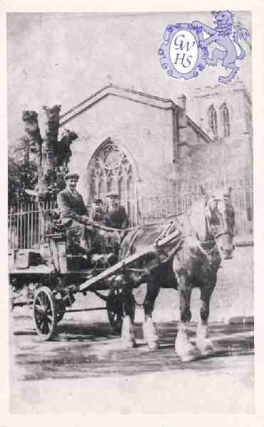 6-51 Mr Bradshaw on Hoyes mineral water dray Wigston Magna circa 1930