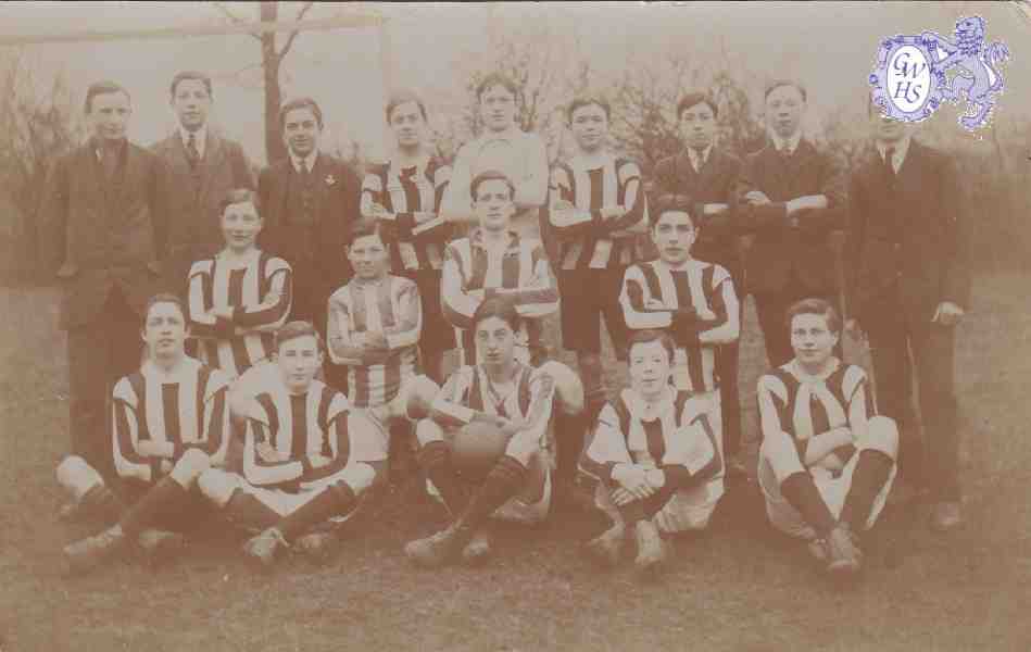 9-127 Wigston Mgna Adult School Junior football team