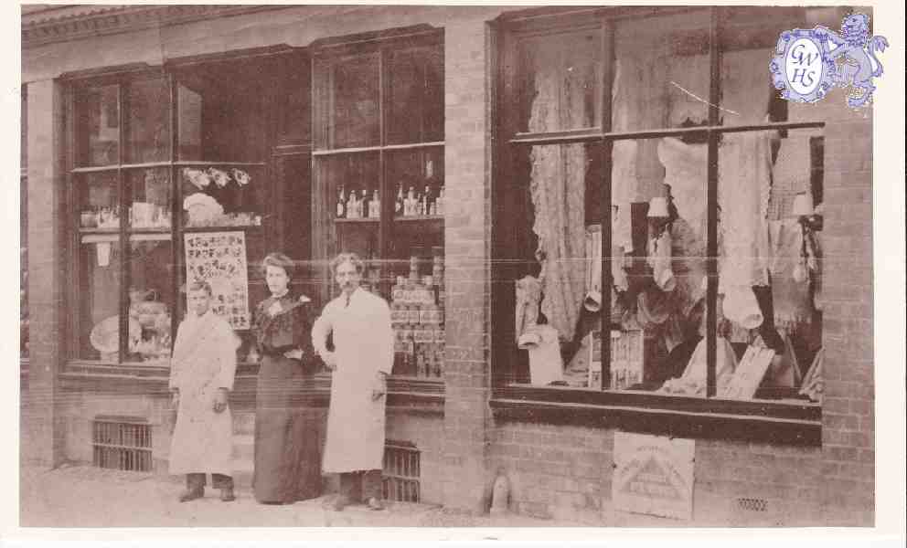 9-163 Mr Parsons Manager of Co-op Bell Street Wigston Magna