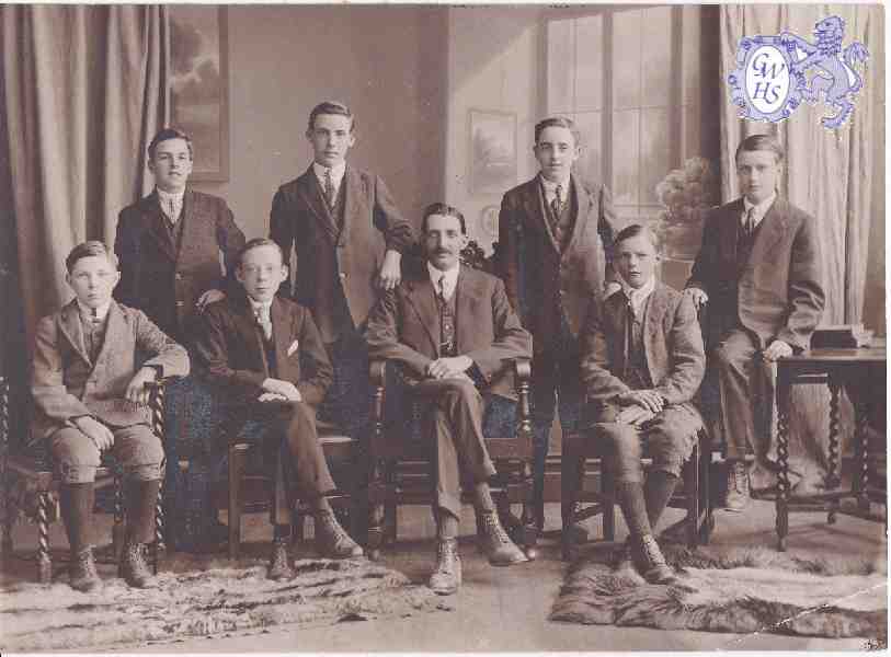 9-22 Harry Holmes and his Bible Class at Moat Street Chapel Wigston Magna 1920's