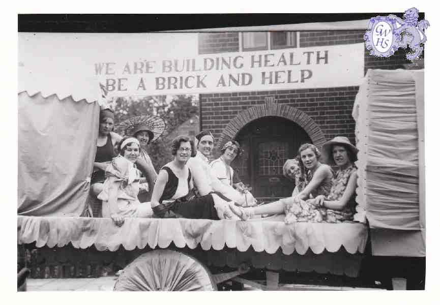 9-56 LRI Carnival Float Wigston Magna