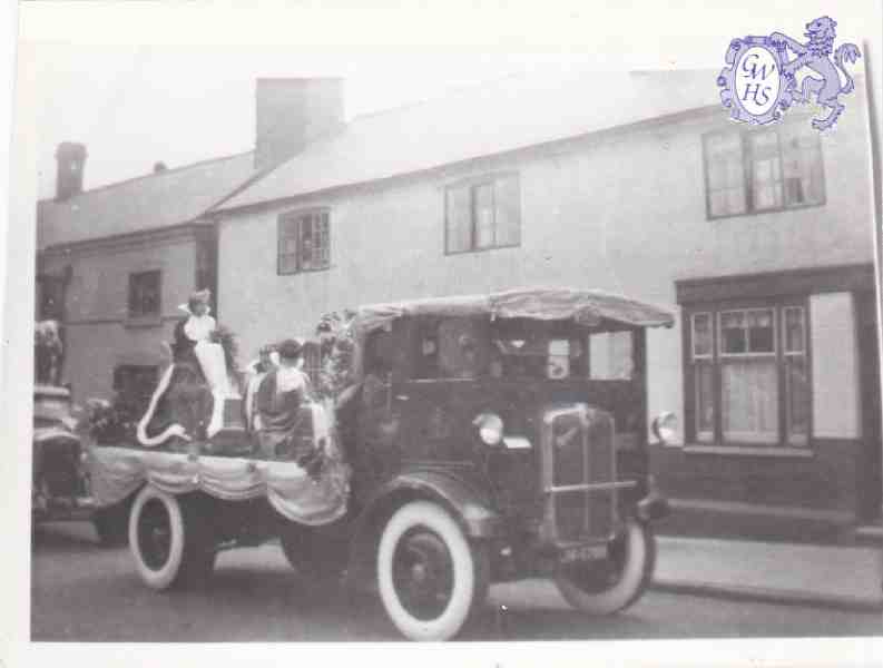9-58 LRI Parade Wigston Magna