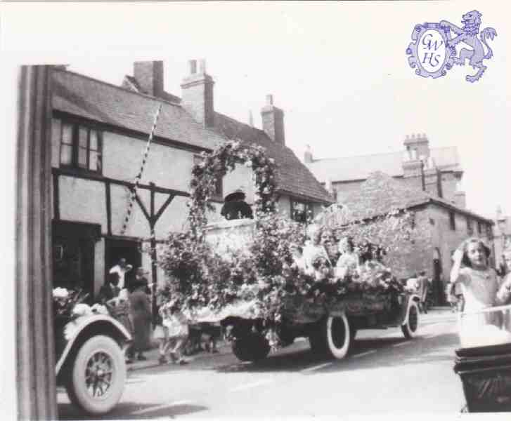 9-60 LRI Parade Wigston Magna