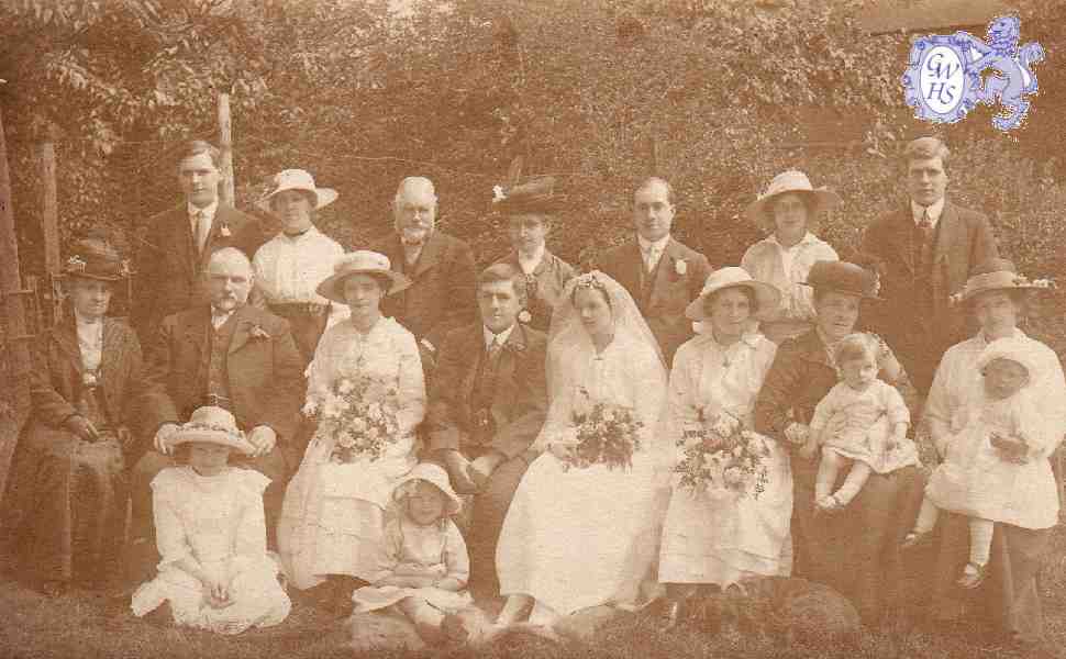 9-71 Wedding of Ernest Forryan & Jessie Holmes 1921 Wigston Magna