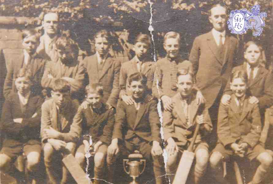 9-76 School Photo Teacher on right Kipper Broughton Wigston Magna