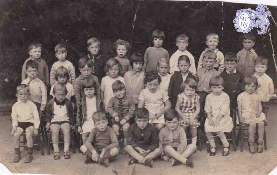 9-77 Bell Street School Class c 1938 Wigston Magna